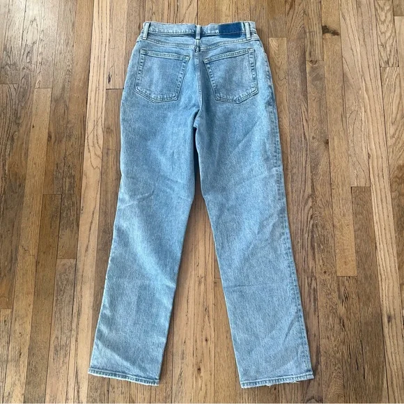 Abercrombie & Fitch Curve Love The ‘90s Straight Light Blue Straight Leg Jeans - Picture 6 of 10